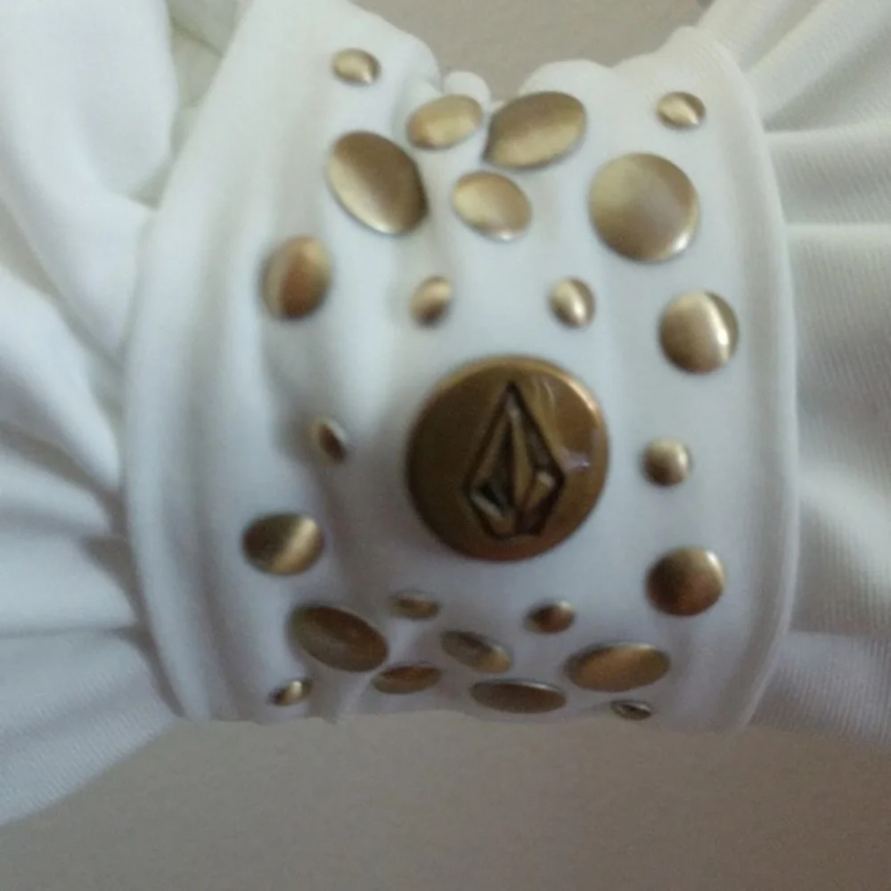 #19 VOLCOM SIGNATURE Grometed Bandeau Top & String Bottom bikini NWT - Picture 2 of 8